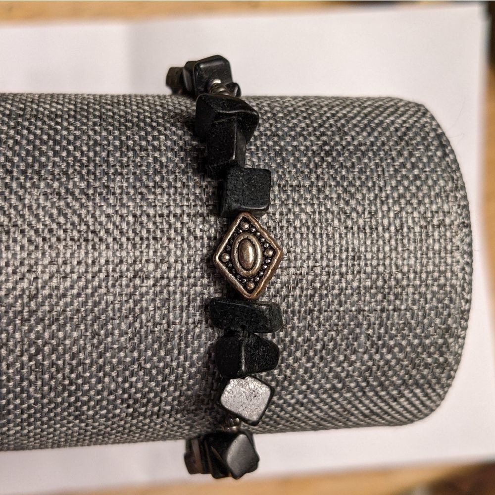 Vintage black stones, tiny silver bre beads & silvertone design diamond bracelet